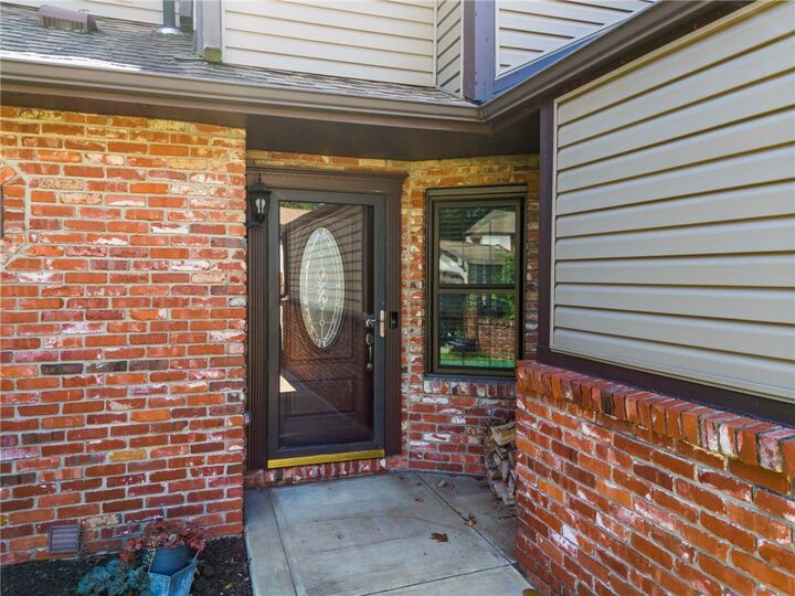 Property Photo:  1107 Valleyview Dr  PA 15055 