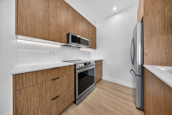 Property Photo:  46187 Thomas Road 303  BC V2R 6N9 