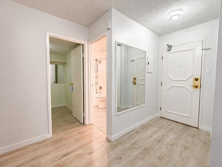 Property Photo:  2024 W Fullerton Avenue 409  BC V7P 3G8 