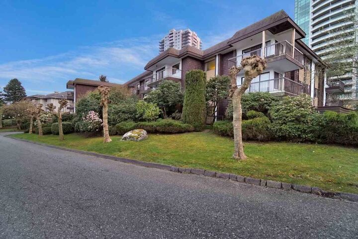 Property Photo:  4345 Grange Street 105  BC V5H 1P4 