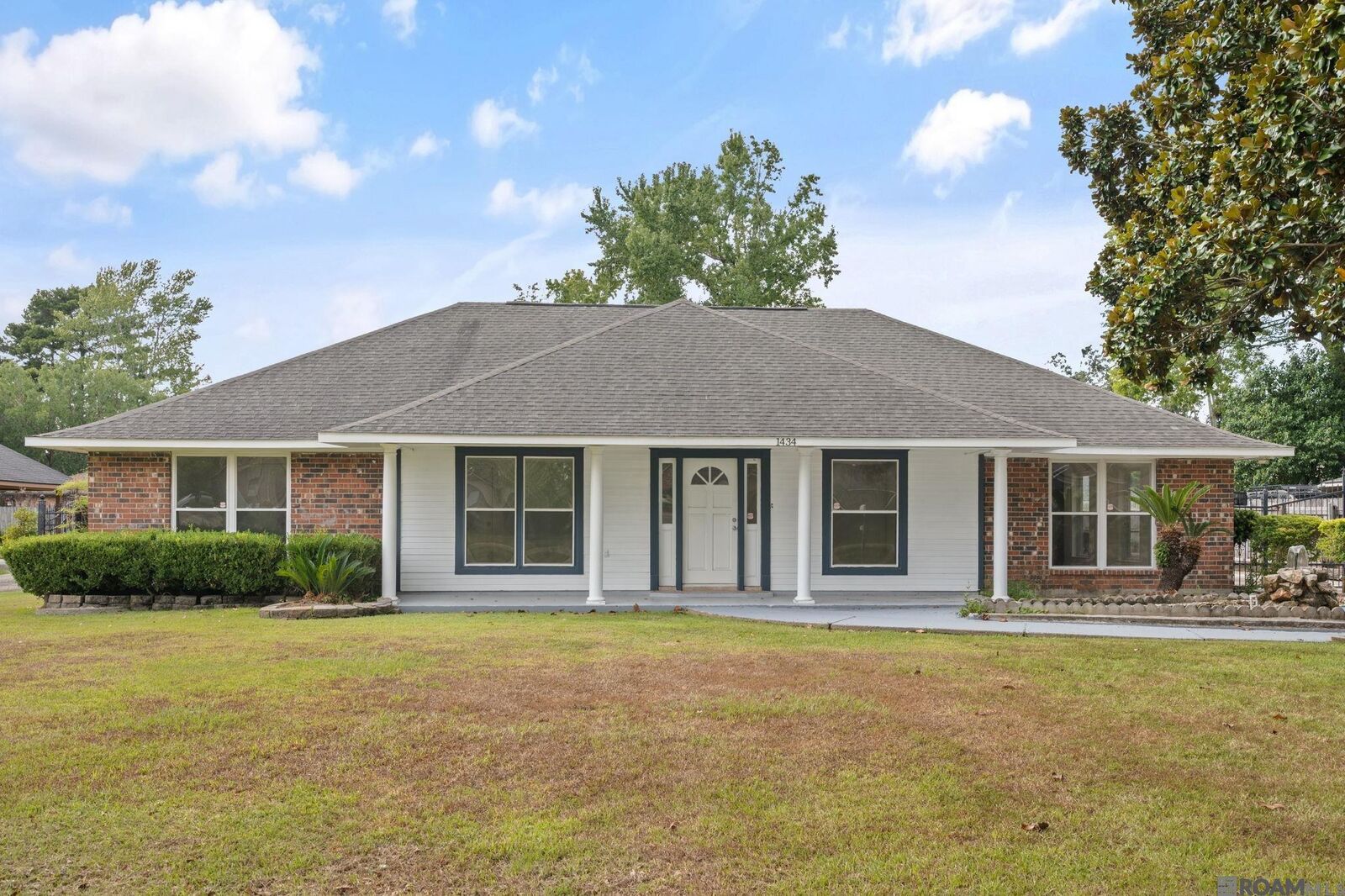 Property Photo:  1434 Charing Cross Dr  LA 70810 