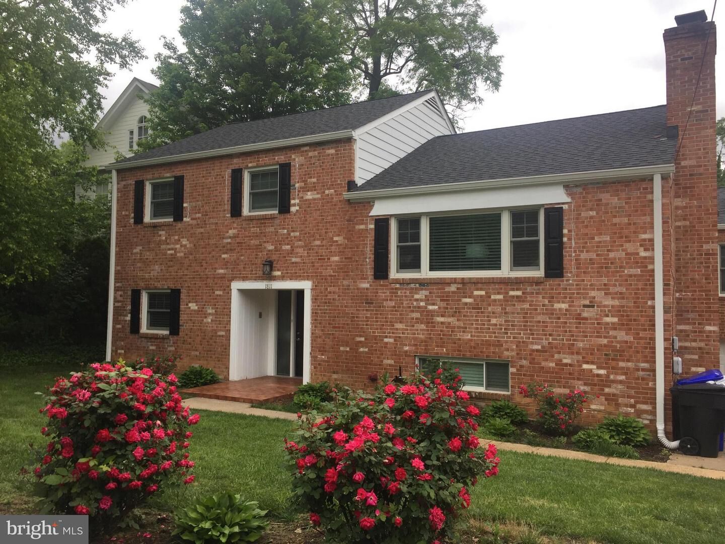 Property Photo:  1811 N Randolph Street  VA 22207 