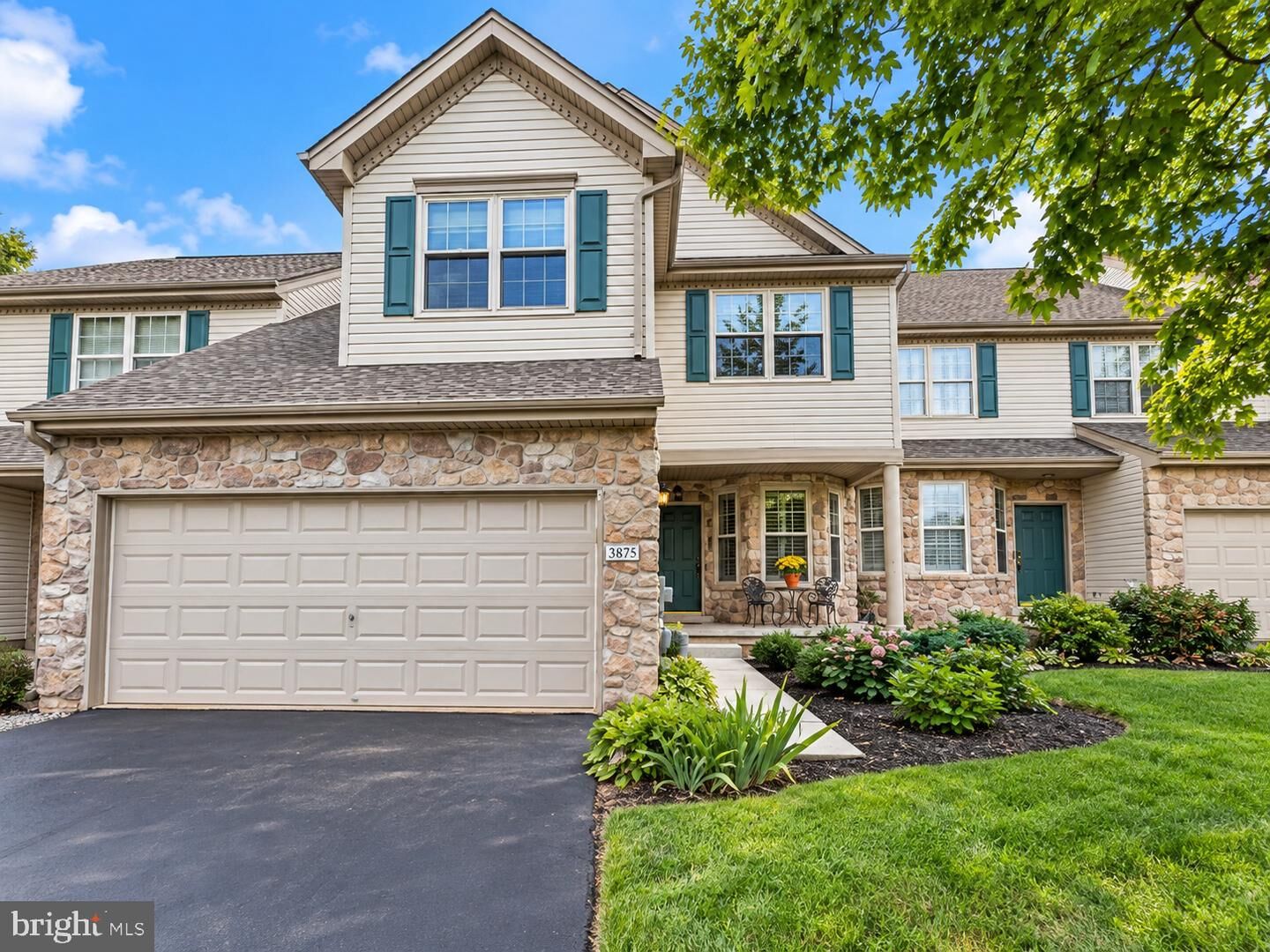 Property Photo: 3875 Nanlyn Farm Circle PA 18902