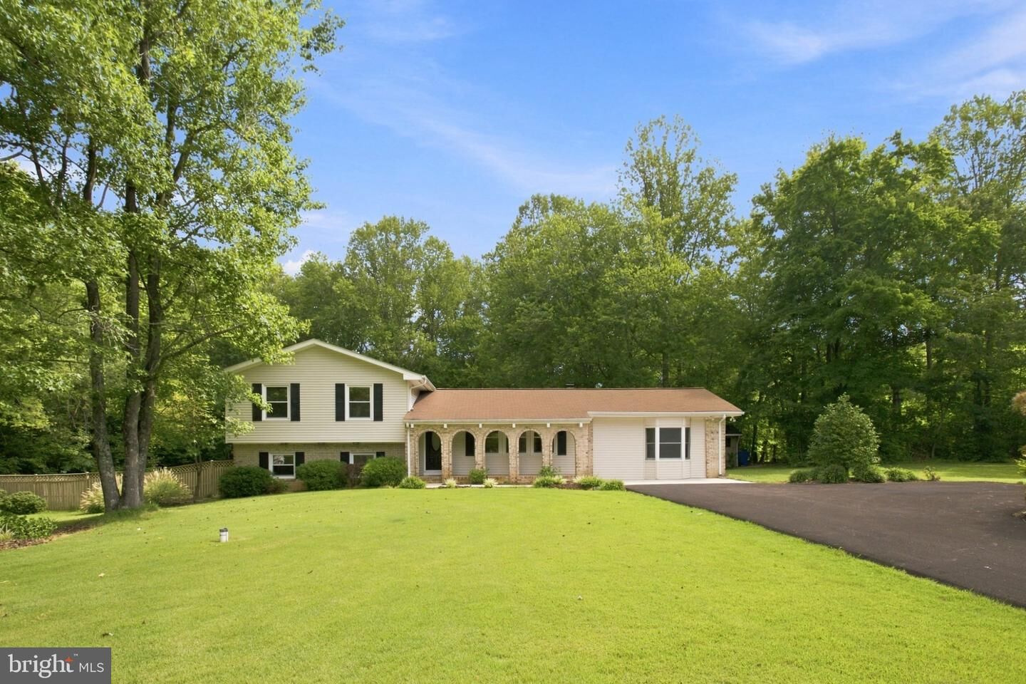 Property Photo:  5538 Huckleberry Drive  MD 20617 
