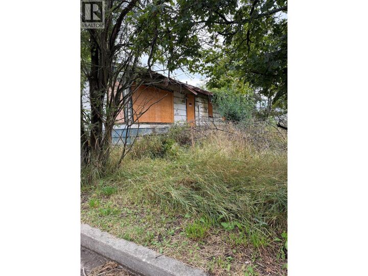 Property Photo: 3111 Waldie Avenue BC V1N 4V3