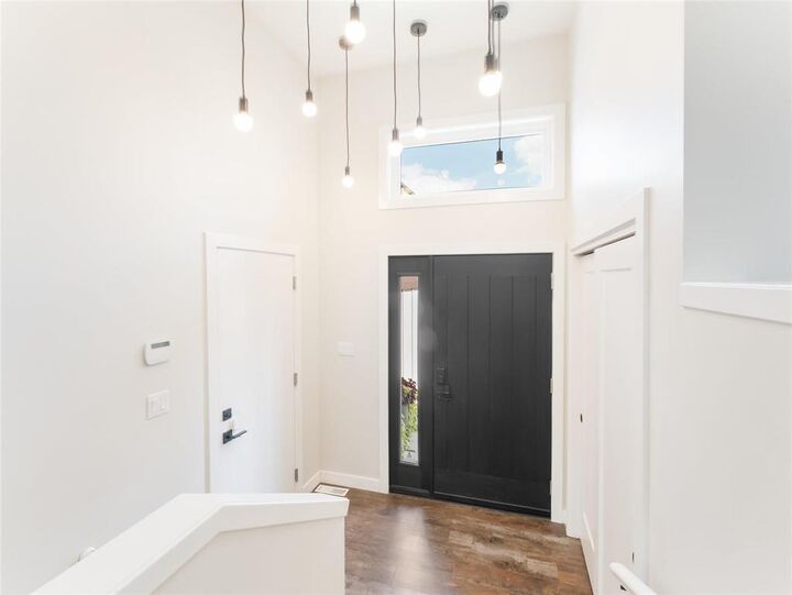 Property Photo:  36 Bartman Drive  MB R5A 0B5 