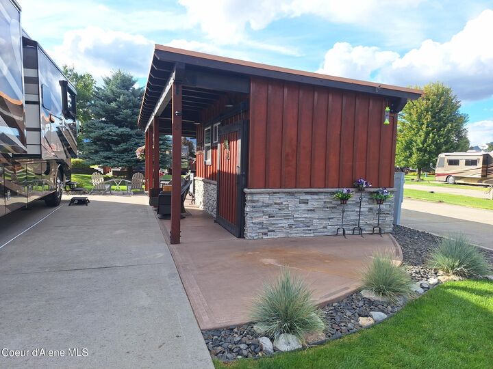 Property Photo: 8 Bogie Ln ID 83804