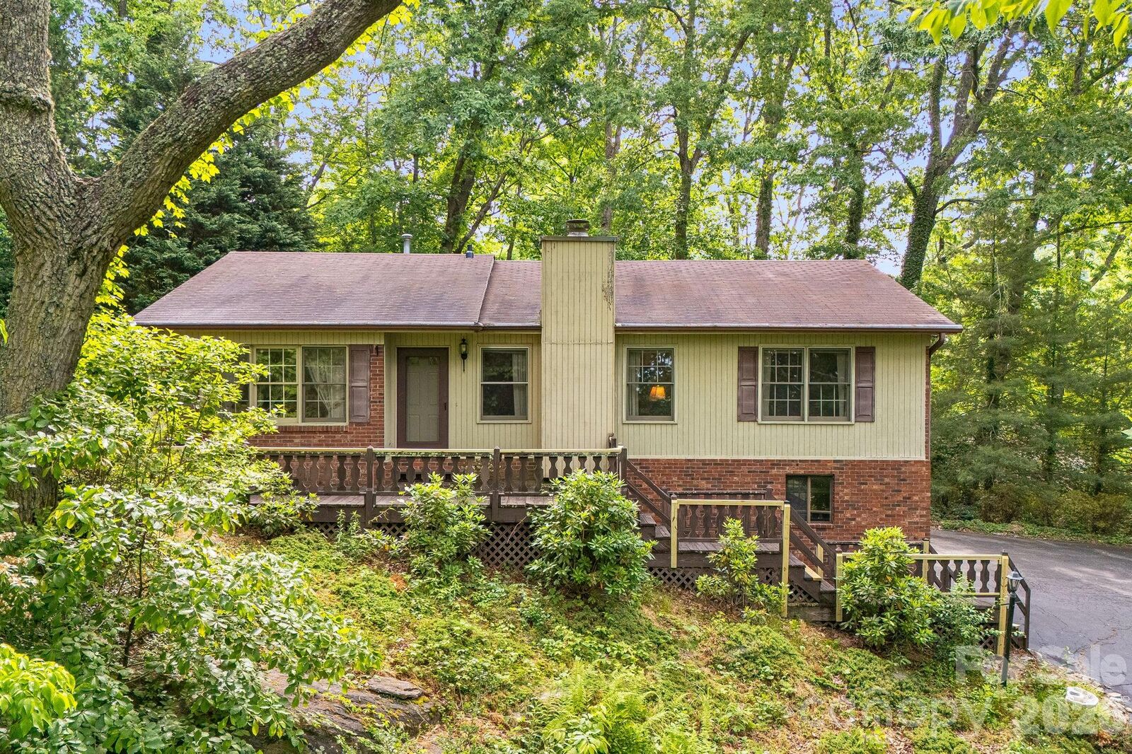 Property Photo:  636 Goldview Drive  NC 28791 