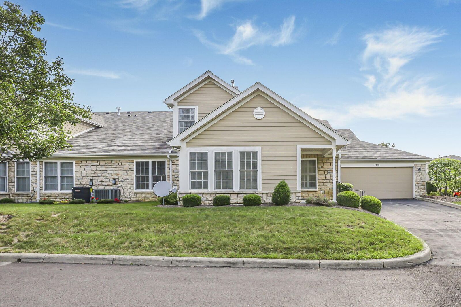 Property Photo:  9180 Clovelly Street  OH 43240 