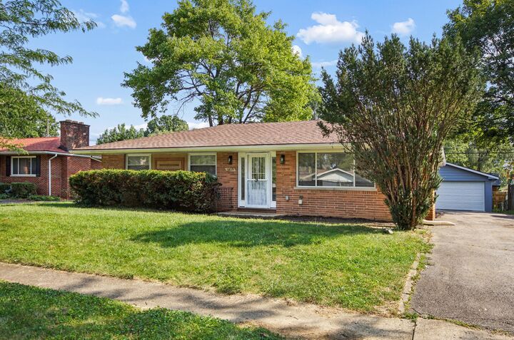 Property Photo: 3839 Roswell Drive OH 43227
