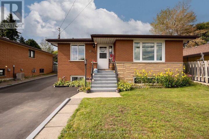 Property Photo:  520 Dublin Avenue  ON P7B 5A3 