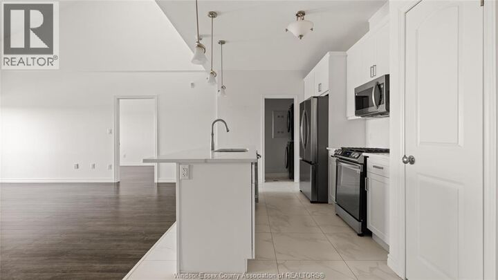 Property Photo:  1888 Westview Park Boulevard 408  ON N9H 0M1 