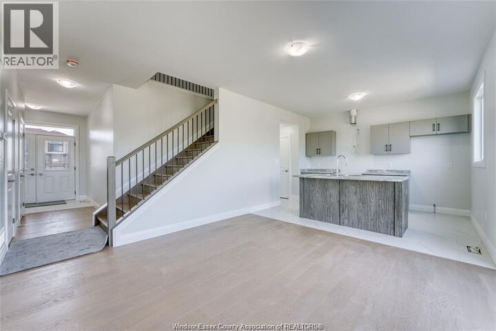 Property Photo:  104 Eagle Street  ON N8H 0G5 