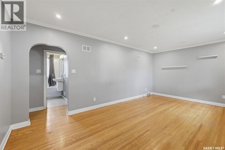 Property Photo:  723 4th Street E  SK S7H 1K1 