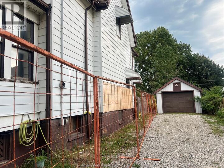 Property Photo:  22 Park Avenue West  ON N7M 1V9 