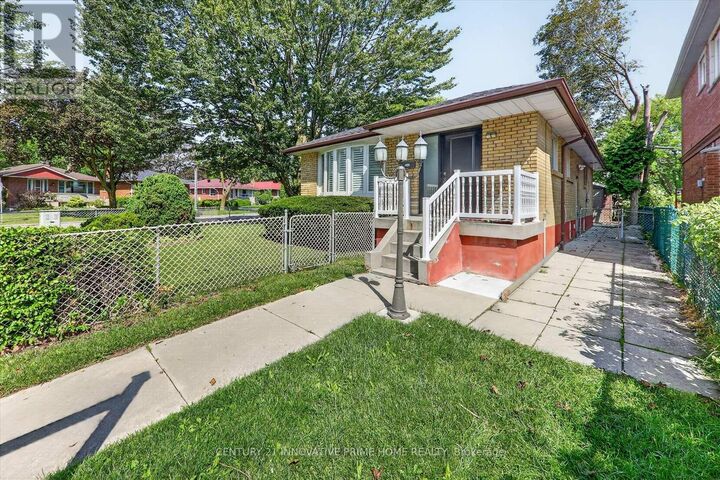 Property Photo: 722 Brimorton Drive ON M1G 2S1