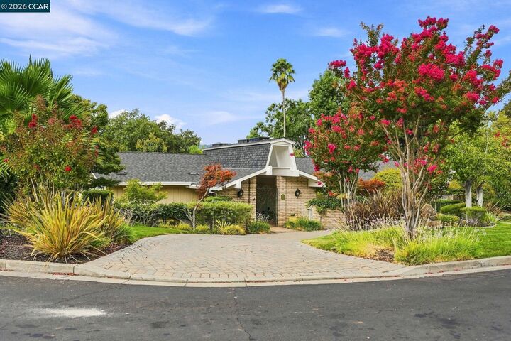 Property Photo: 126 Peake Pl CA 94507