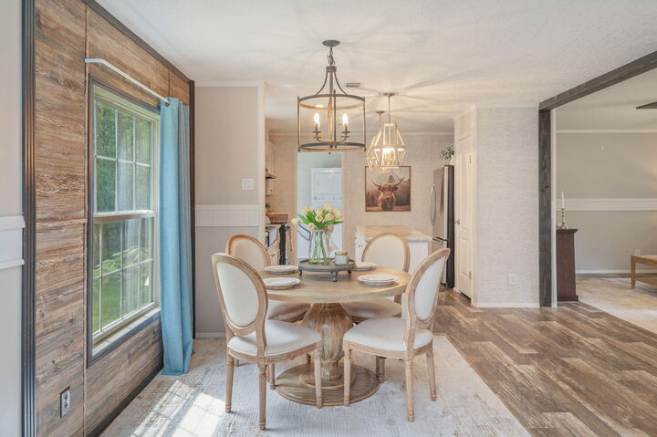 Property Photo: 3984 1st Avenue FL 32567