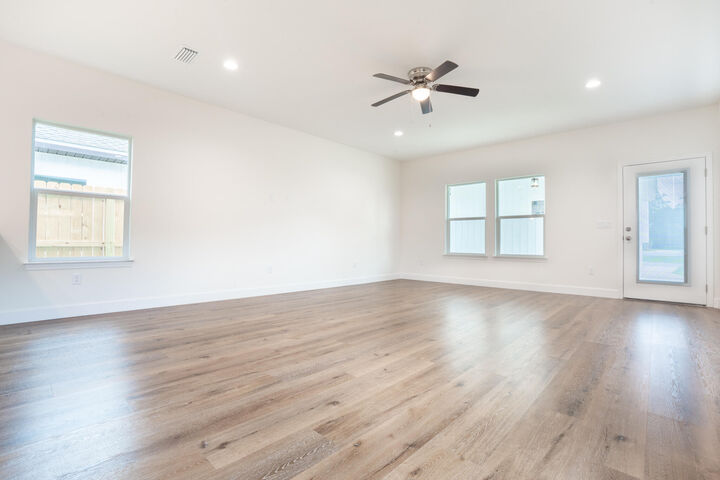 Property Photo: 21 A 5th Avenue FL 32579