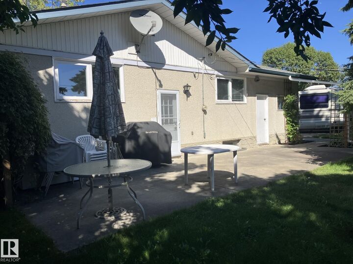 Property Photo:  48 Ivy Crescent  AB T8A 1W4 