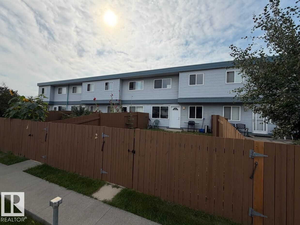 Property Photo: 18315 89 Avenue NW 2 AB T5T 1X2