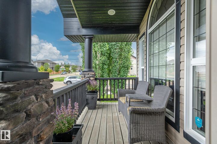 Property Photo:  19 Newton Place  AB T8N 3V8 