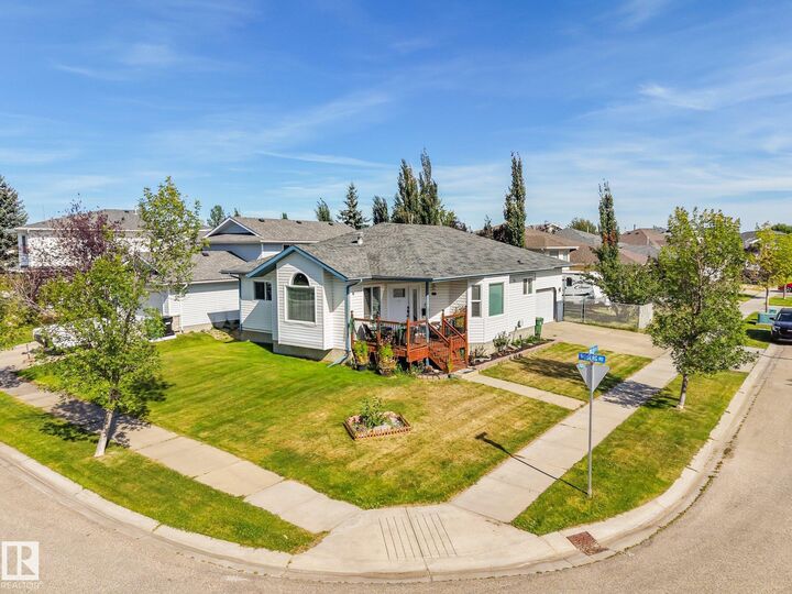 Property Photo:  1 Mullen Court  AB T9E 6S3 