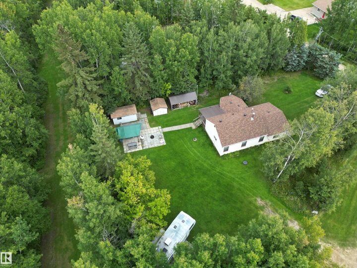 Property Photo:  5081 4 Street  AB T0E 1V0 