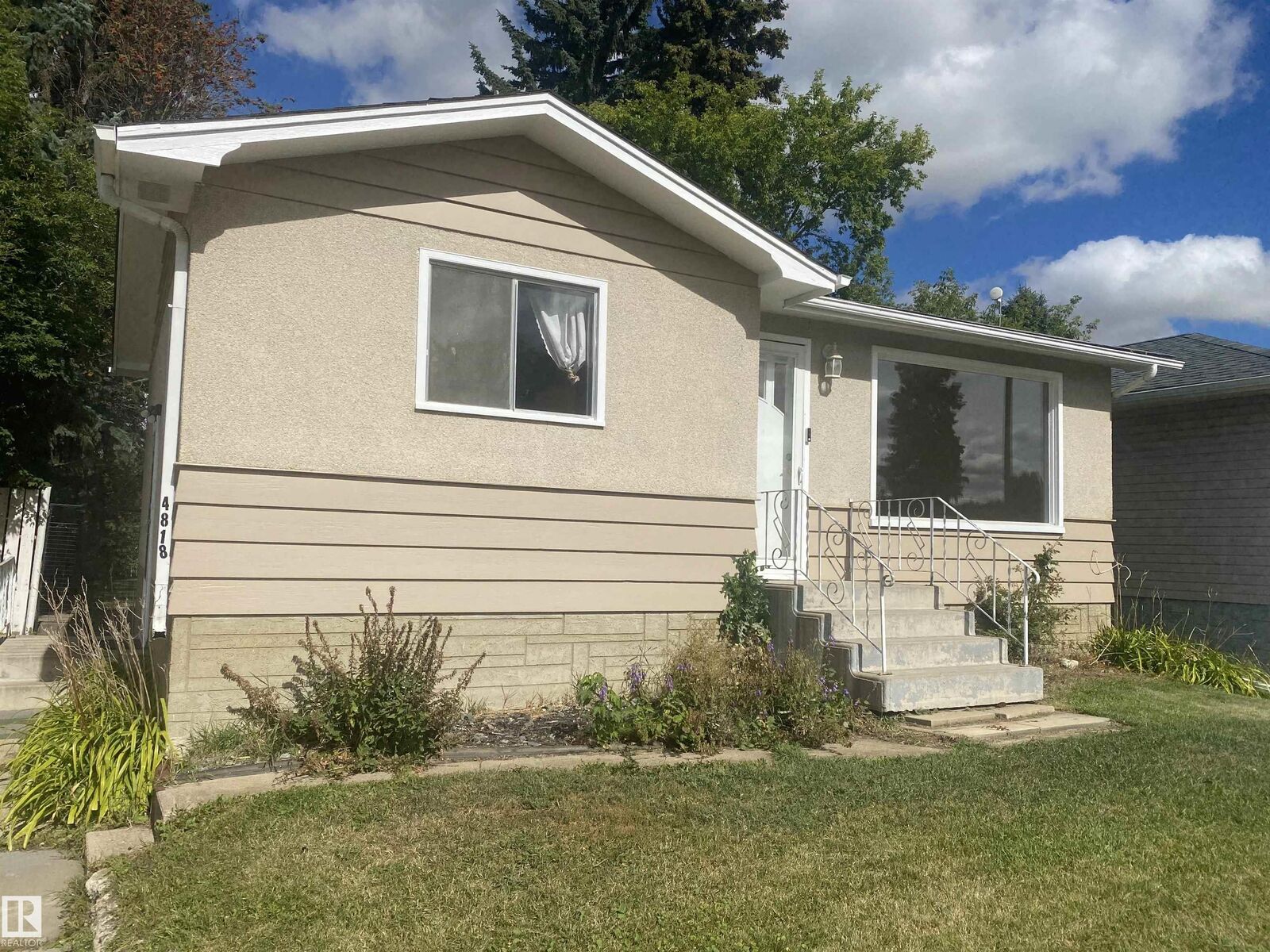 Property Photo:  4818 54A Avenue  AB T9C 1G2 