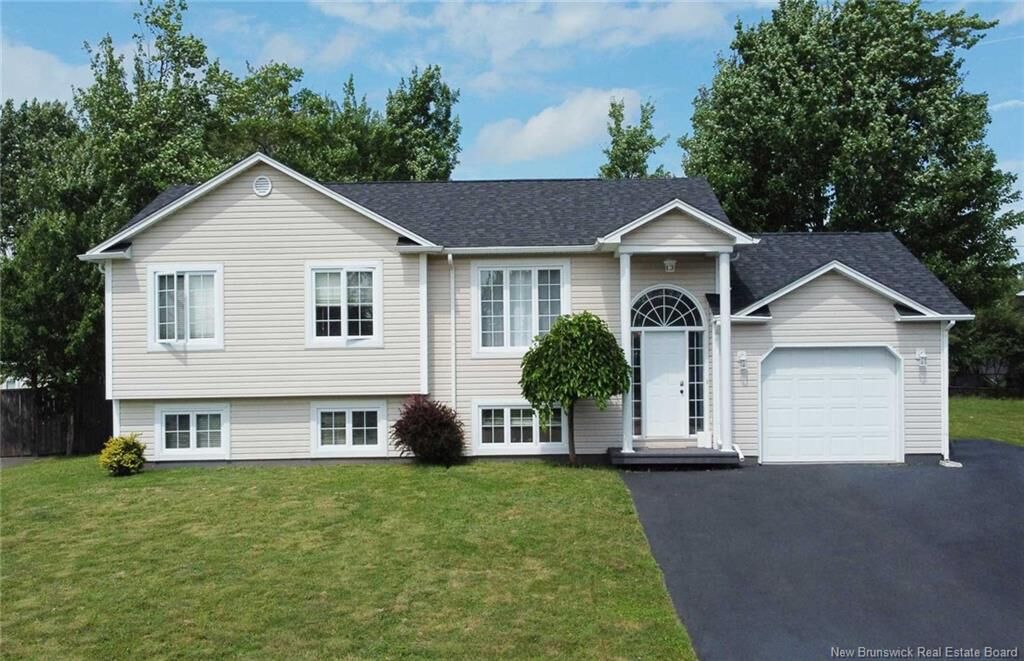 Property Photo:  28 Fairisle Drive  NB E1G 5J6 