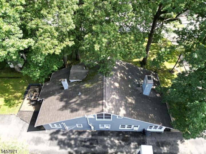 Property Photo:  4 Birch Ln  NJ 07834 