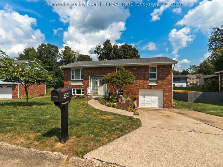 Property Photo:  5307 Pamela Circle  WV 25313 