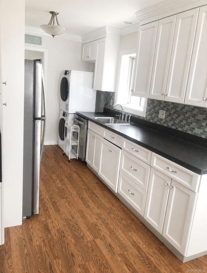 Property Photo:  274 W 236th Street #2  NY 10463 