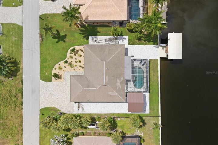 Property Photo:  136 Sinclair Street SE  FL 33952 