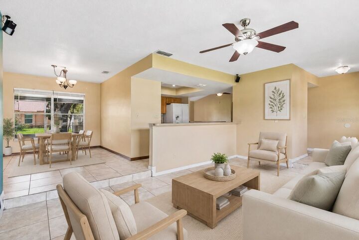 Property Photo: 2402 Woodway Drive FL 32837