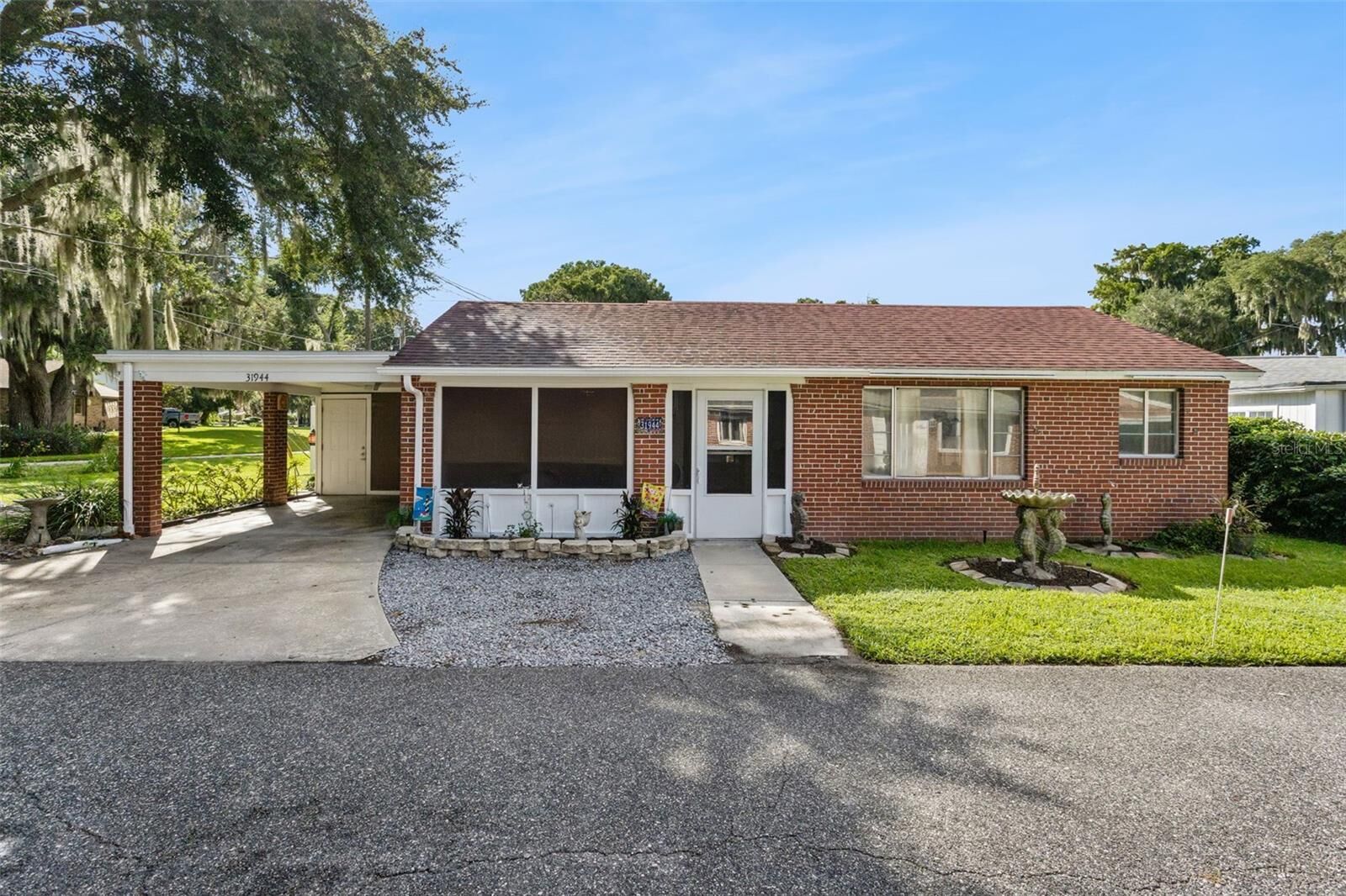Property Photo: 31944 Elizabeth Lane FL 32778