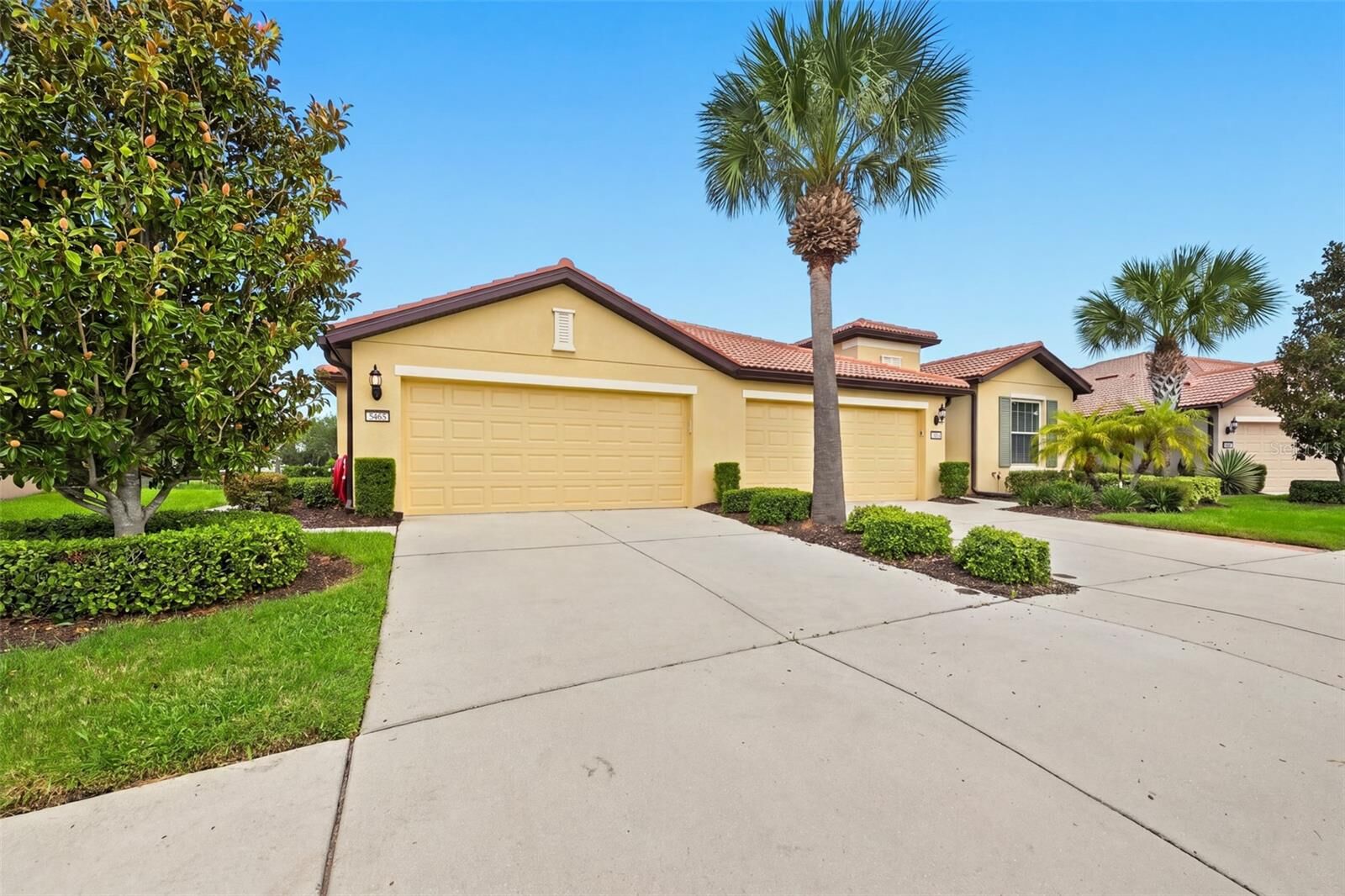 Property Photo:  5465 Sunset Falls Drive  FL 33572 