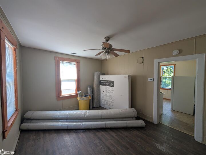 Property Photo: 1317 Griswold Street IA 52601