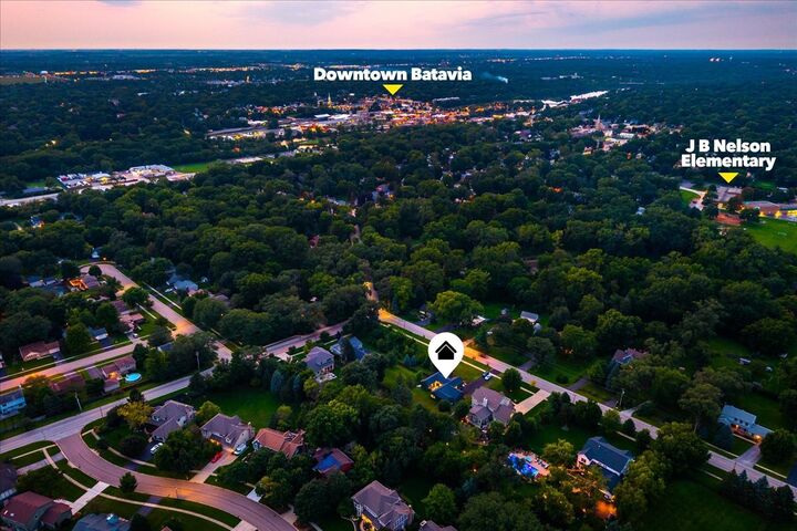 Property Photo:  520 Pine Street  IL 60510 