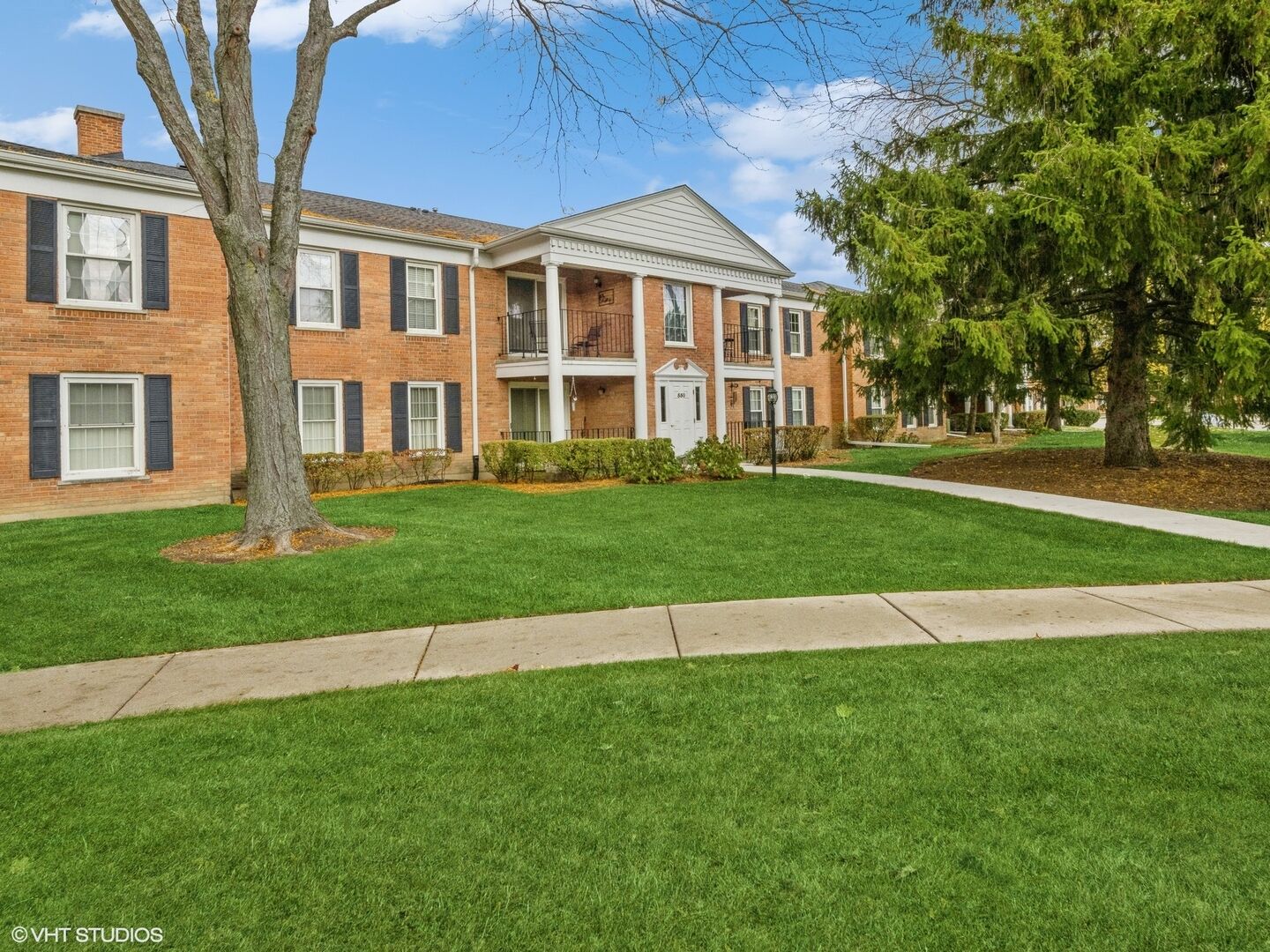 Property Photo:  550 Shorely Drive 104  IL 60010 