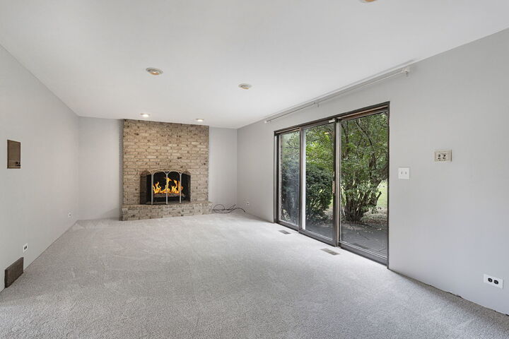 Property Photo:  12 Kingston Drive  IL 60523 