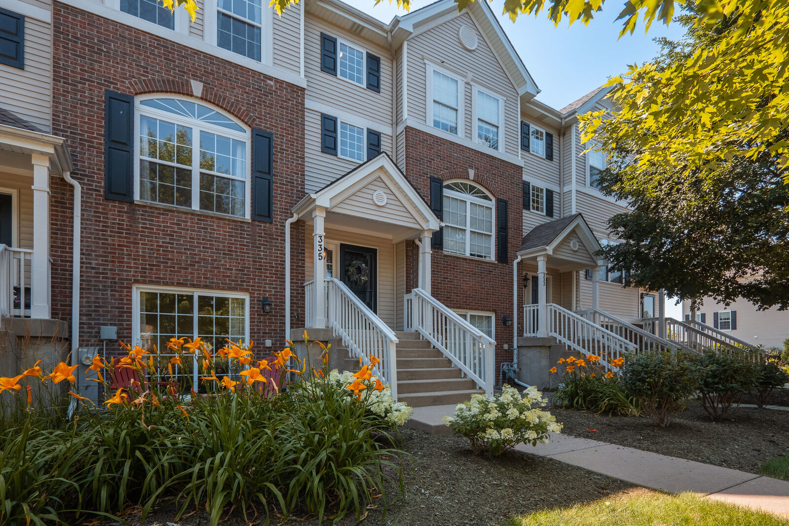 Property Photo:  335 Lakeshore Drive  IL 60543 