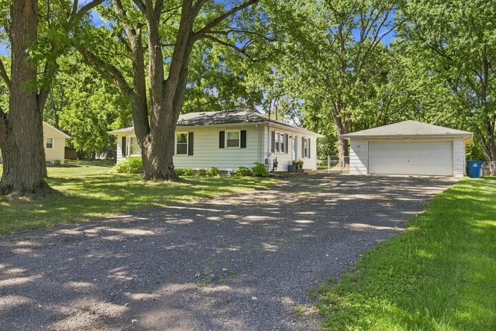 Property Photo: 125 Hackberry Hill MN 55356