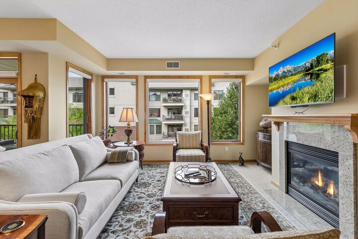 Property Photo:  5225 Grandview Square 308  MN 55436 
