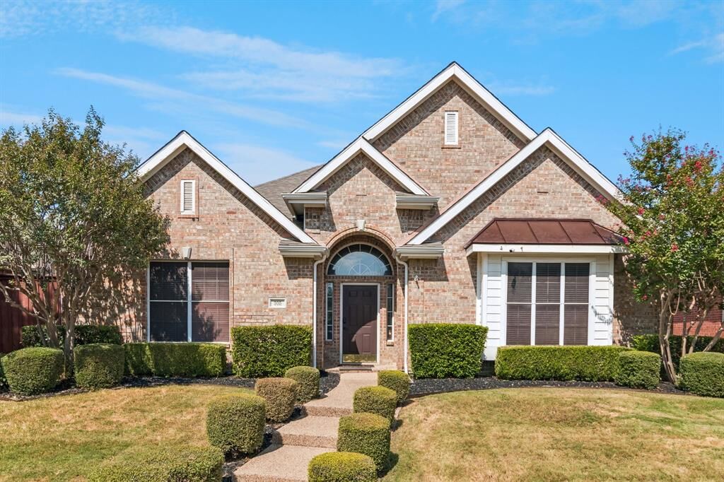 Property Photo: 305 Andre Drive TX 75063