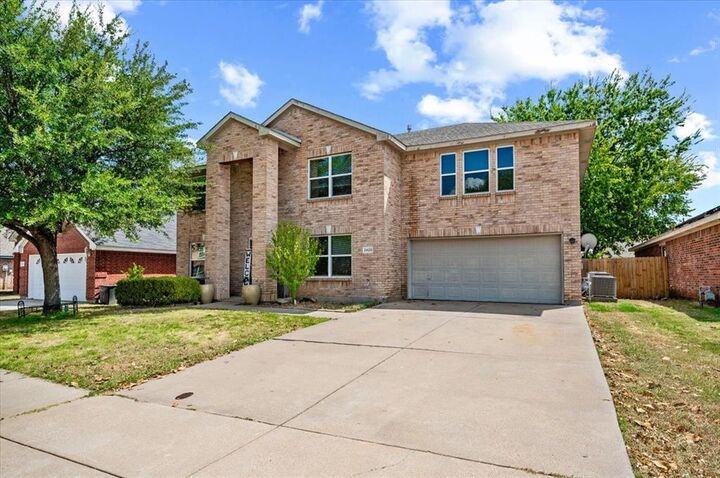 Property Photo:  2423 Ranchview Drive  TX 75052 