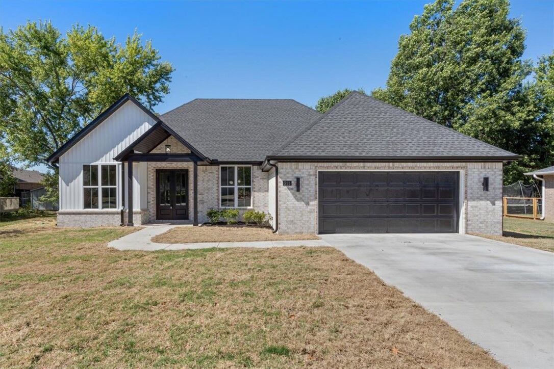 Property Photo:  511 Westwood Avenue  AR 72753 