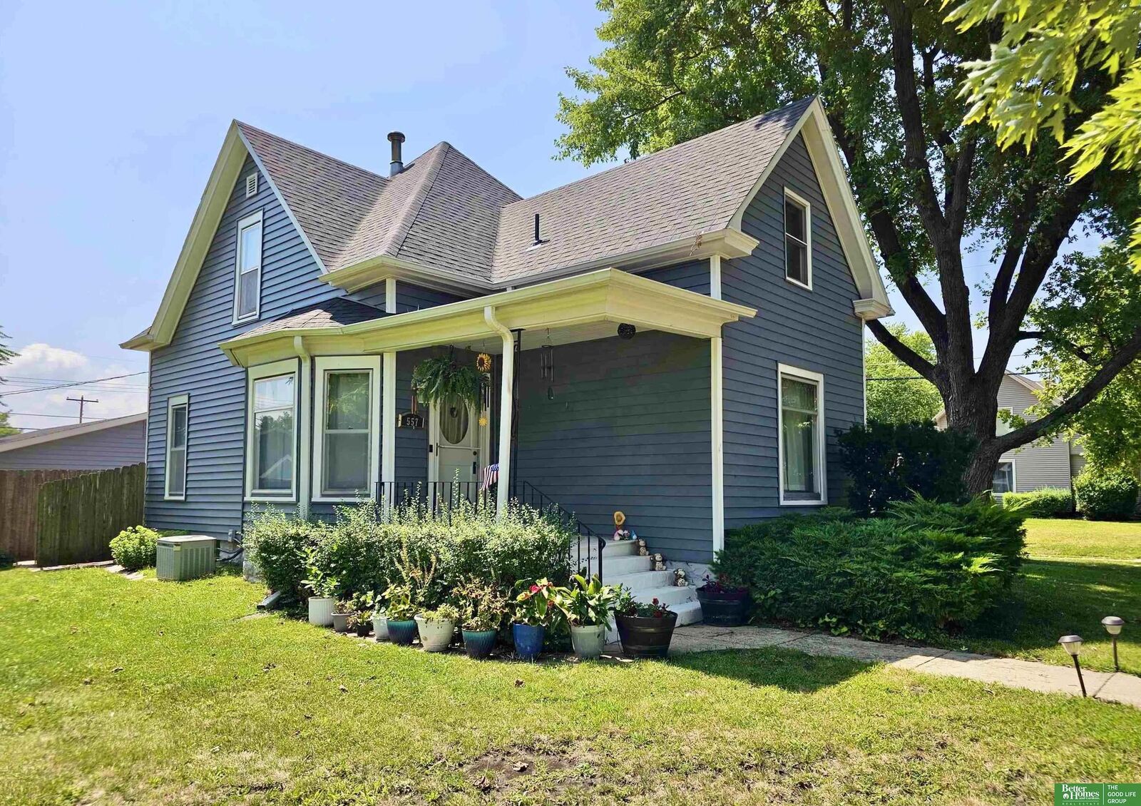 Property Photo: 557 W 7th Street NE 68467