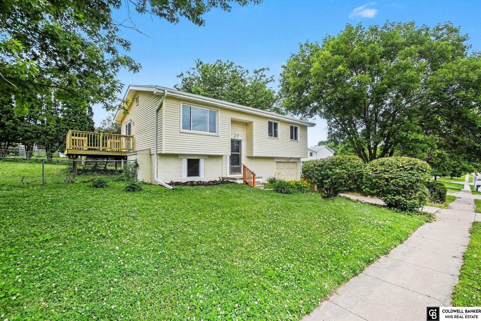 Property Photo: 4722 N 129th Avenue NE 68164