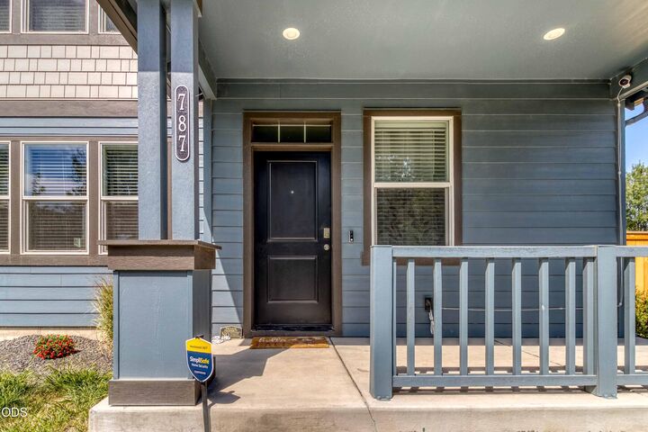 Property Photo: 787 NE Union Loop OR 97754